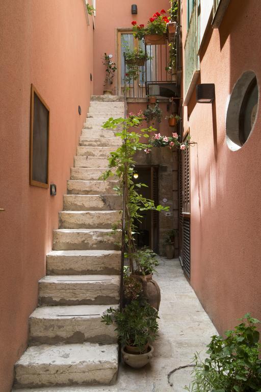 Il Cortile Fiorito Apartman Trapani Kültér fotó