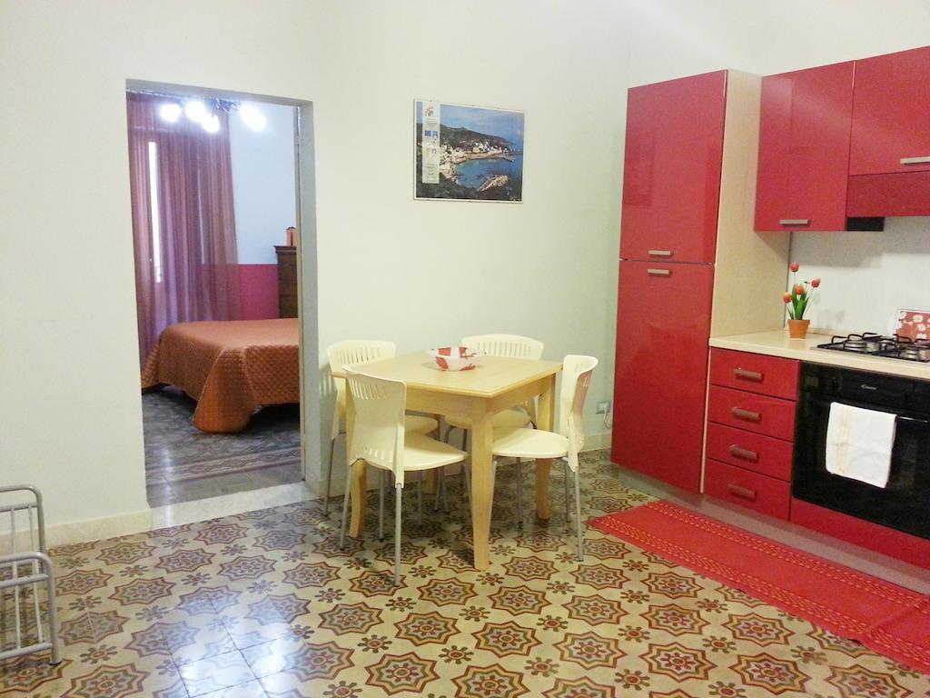 Il Cortile Fiorito Apartman Trapani Szoba fotó
