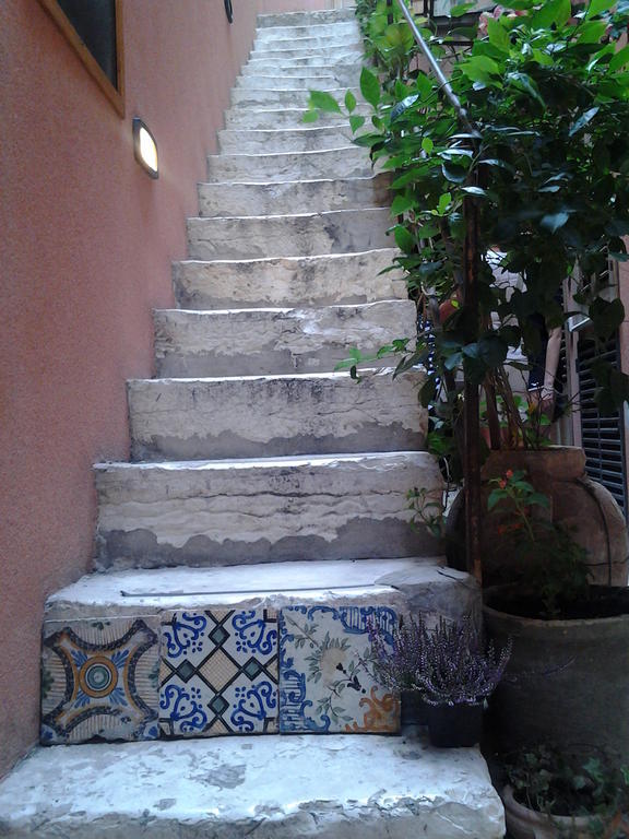 Il Cortile Fiorito Apartman Trapani Kültér fotó