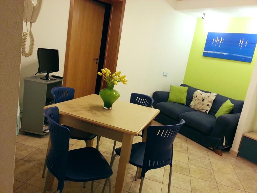 Il Cortile Fiorito Apartman Trapani Kültér fotó